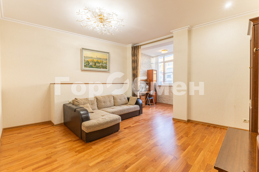 Продажа 2-комнатной квартиры, Москва, Россия,   Юровская улица