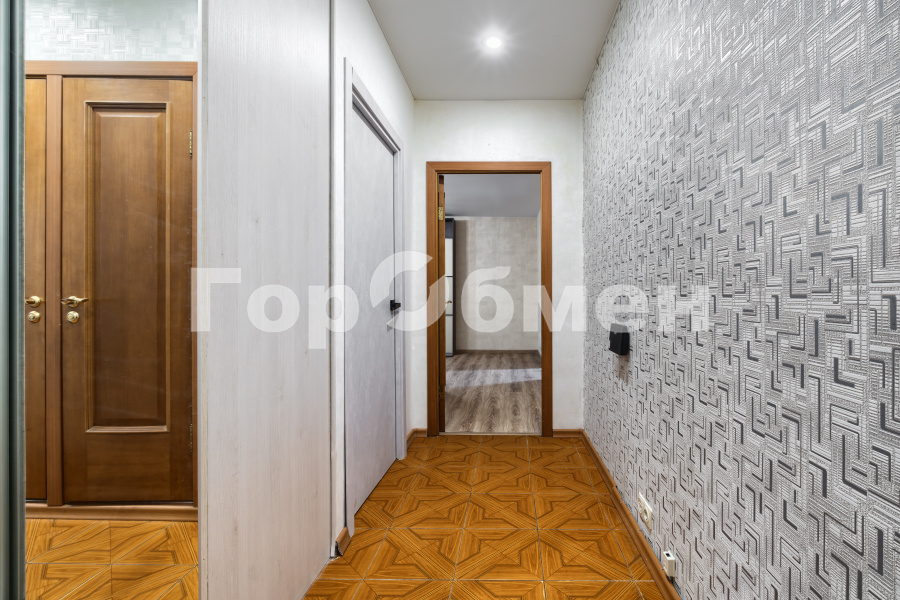 Продажа 3-комнатной квартиры, Москва, Россия,   Винницкая улица