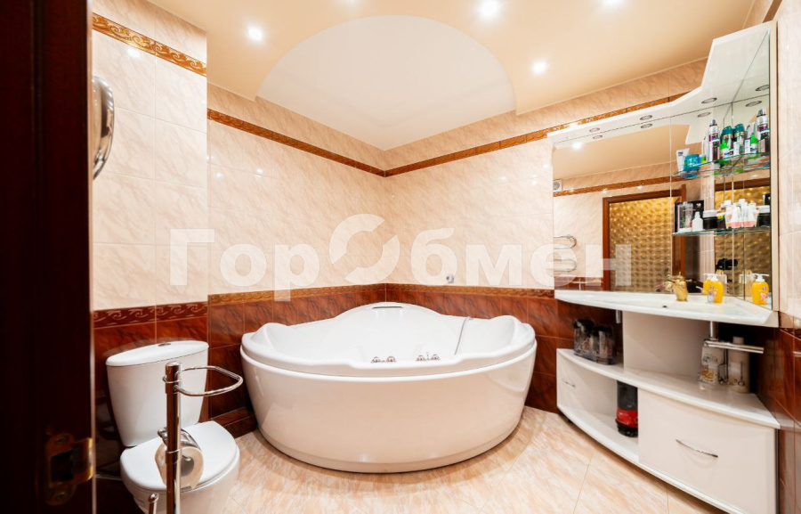 Продажа 4-комнатной квартиры, Королев, Россия,    микрорайон Юбилейный