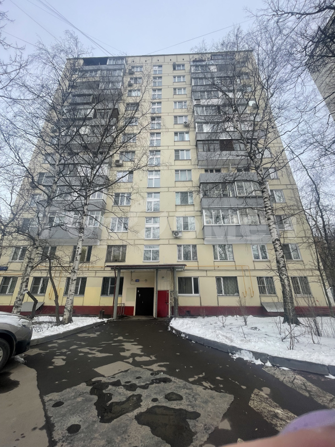 Продажа 2-комнатной квартиры, Москва, Россия,   улица Коминтерна