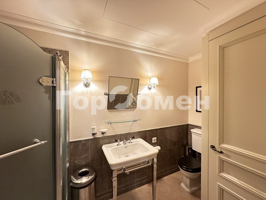 Продажа 2-комнатной квартиры, Москва, Россия,    Староволынская улица