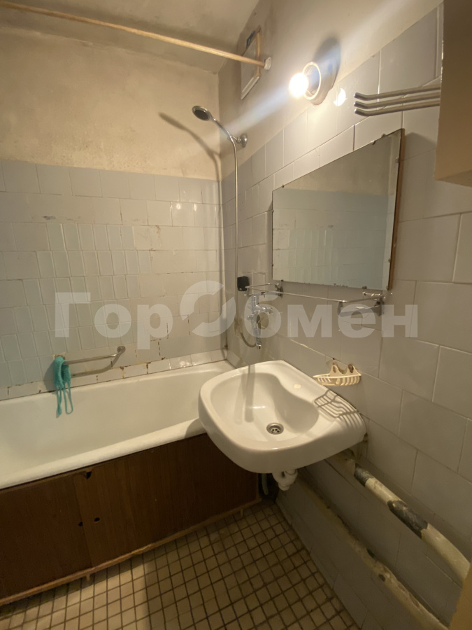 Продажа 2-комнатной квартиры, Москва, Россия,   проезд Досфлота