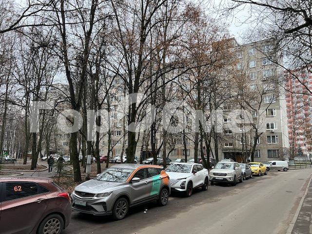 Аренда 3-комнатной квартиры, Москва, Россия,   улица 26 Бакинских Комиссаров