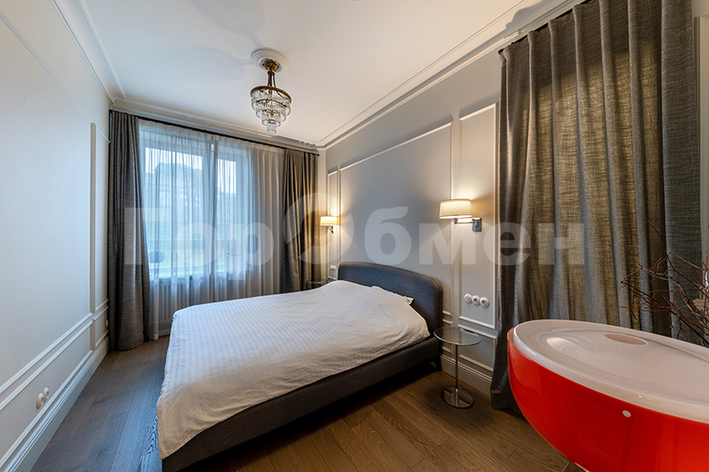 Продажа 3-комнатной квартиры, Москва, Россия,    Минская улица