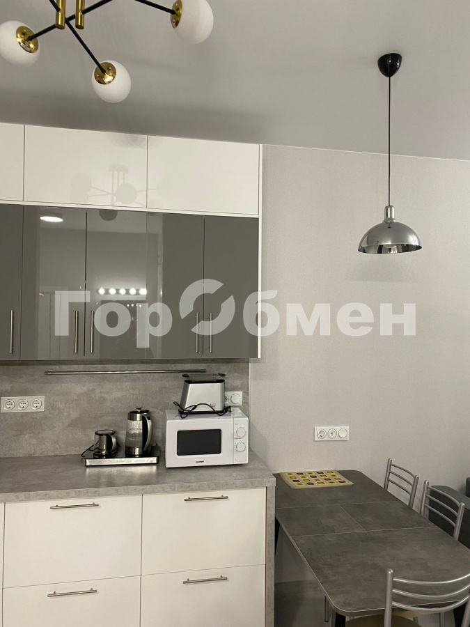 Аренда 2-комнатной квартиры, Москва, Россия,   улица Петра Алексеева