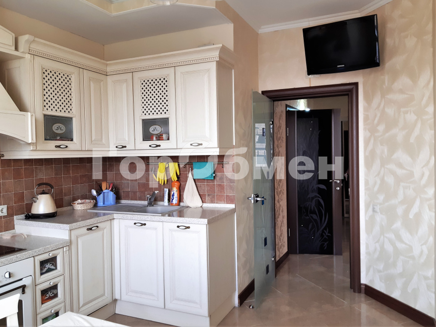 Аренда 3-комнатной квартиры, Москва, Россия,   улица Раменки