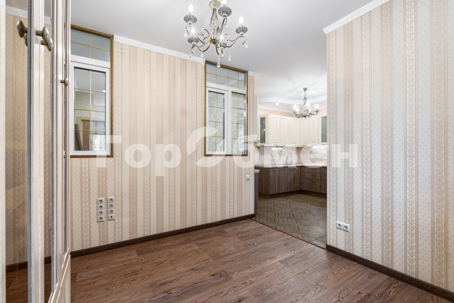 Продажа 2-комнатной квартиры, Москва, Россия,   Михневская улица