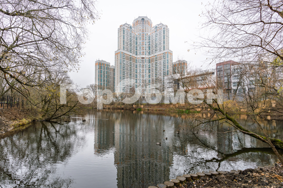 Продажа 2-комнатной квартиры, Москва, Россия,   Михневская улица