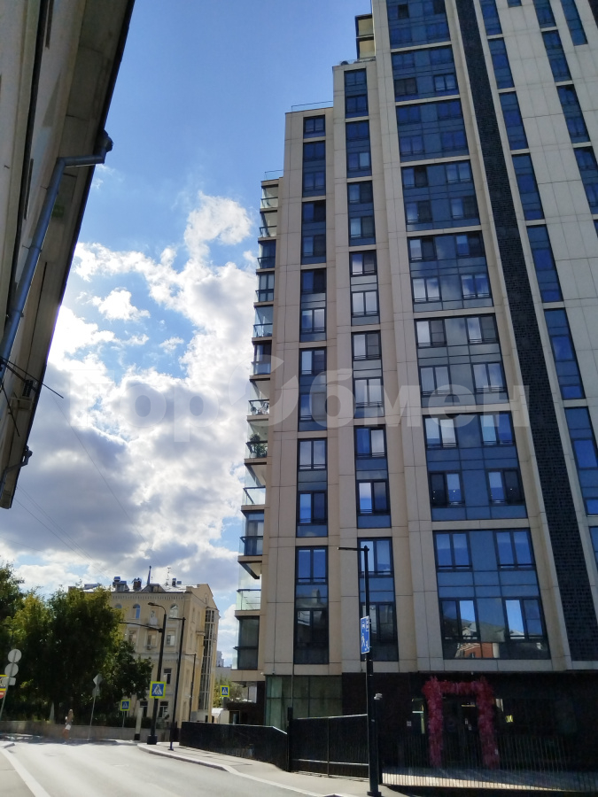 Продажа 2-комнатной квартиры, Москва, Россия,    Басманный переулок