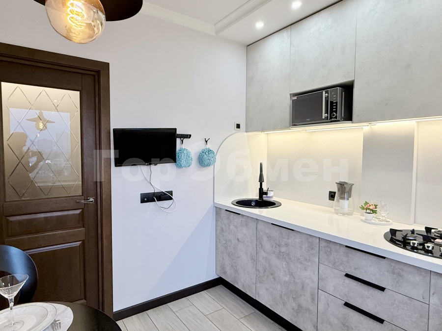 Аренда 3-комнатной квартиры, Москва, Россия,    Славянский бульвар