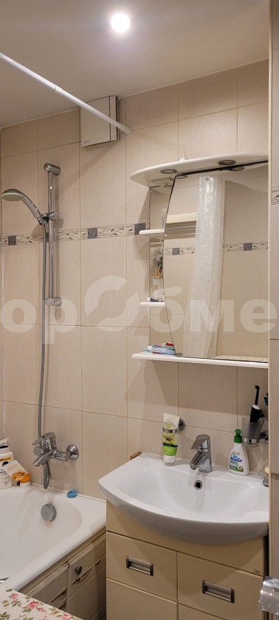 Продажа 3-комнатной квартиры, Москва, Россия,    Аминьевское шоссе