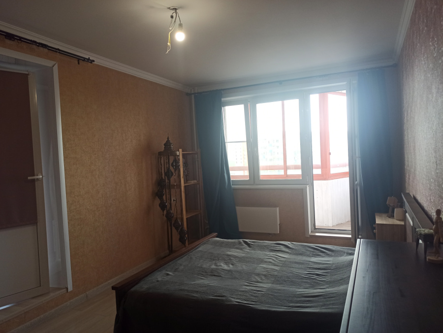 Продажа 3-комнатной квартиры, Москва, Россия,    улица Вертолётчиков