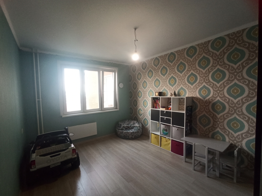 Продажа 3-комнатной квартиры, Москва, Россия,    улица Вертолётчиков