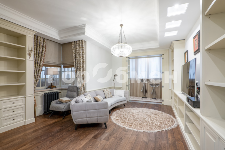 Продажа 3-комнатной квартиры, Москва, Россия,    Староволынская улица